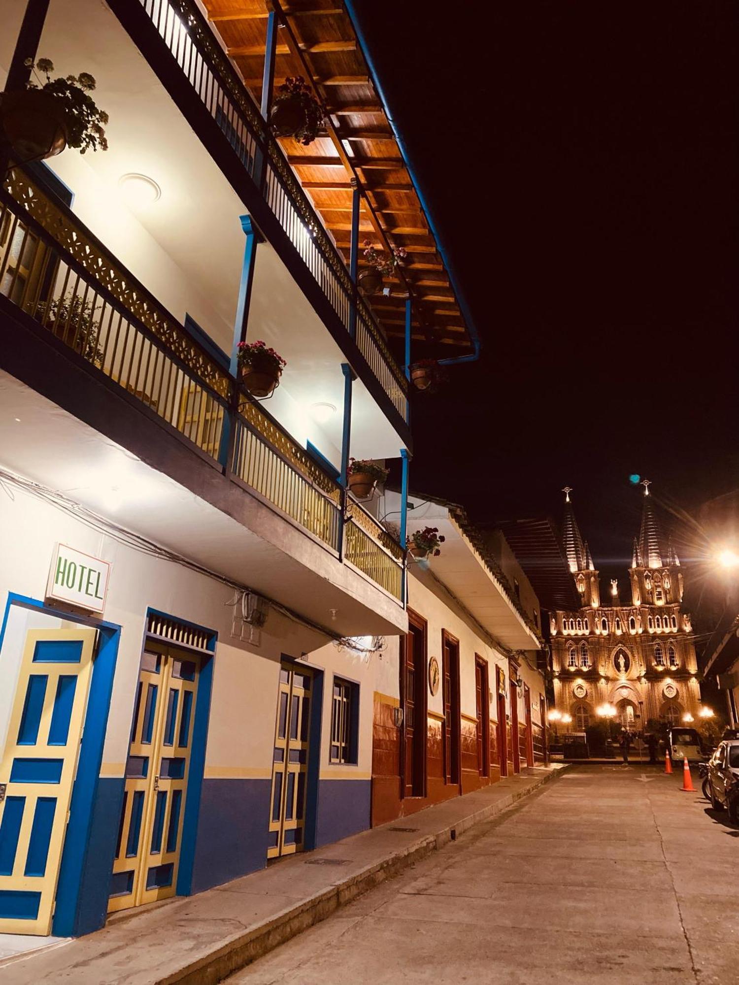 Hotel Dorado Jardín Exterior foto